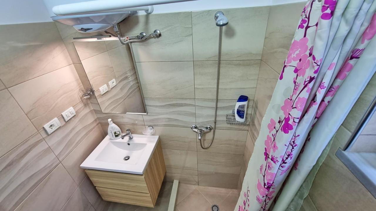 Downtown Apartment Berat Exterior photo
