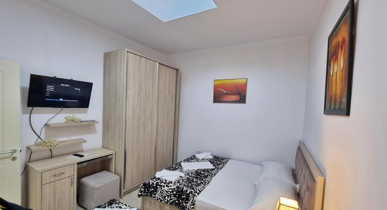 Downtown Apartment Berat Exterior photo