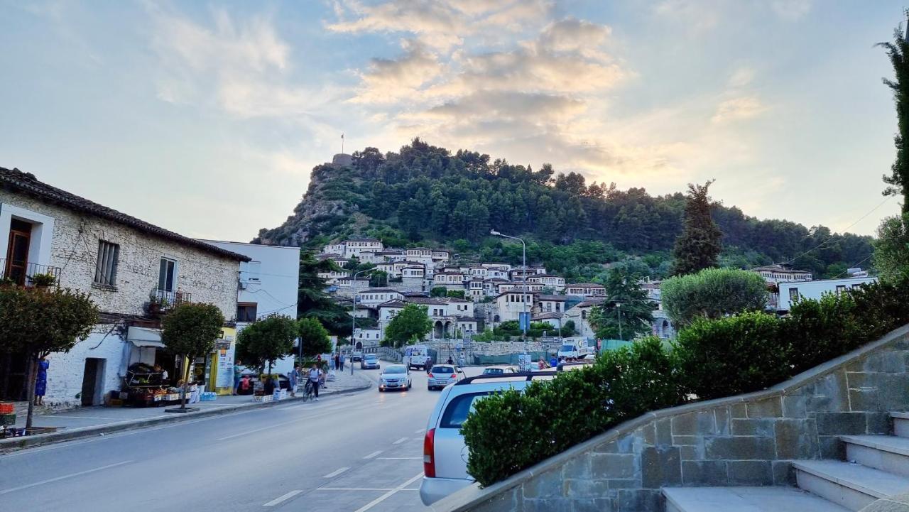 Downtown Apartment Berat Exterior photo
